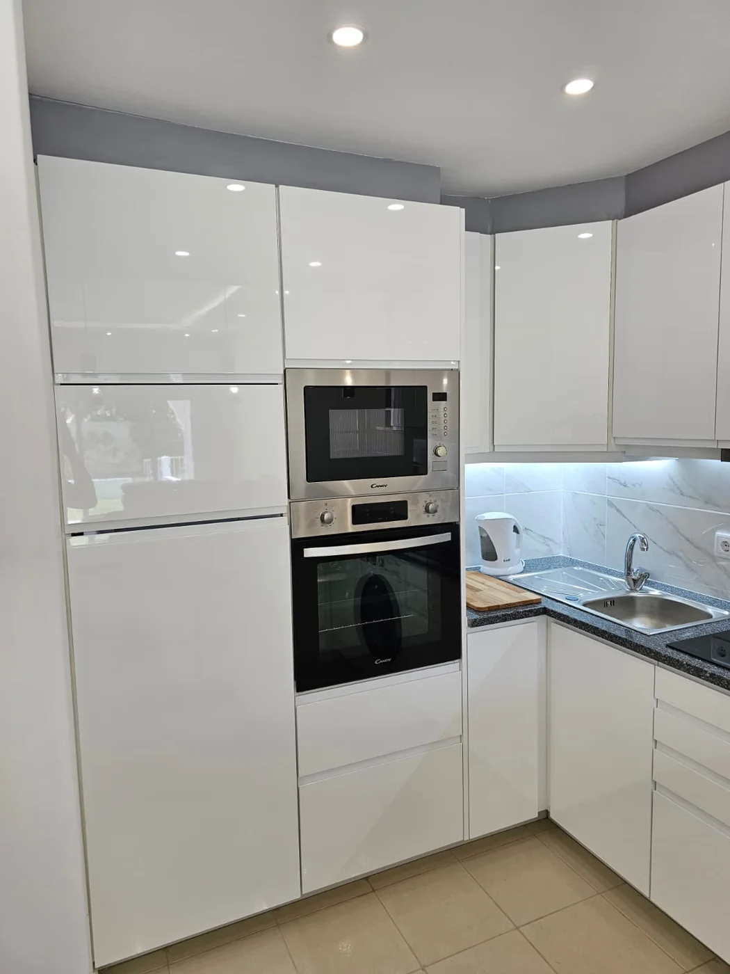 Cozinha remodelada pela Gloriassertiva